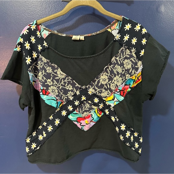 Urban Outfitters Cropped Short a Sleeve Top Medium - Picture 2 of 5